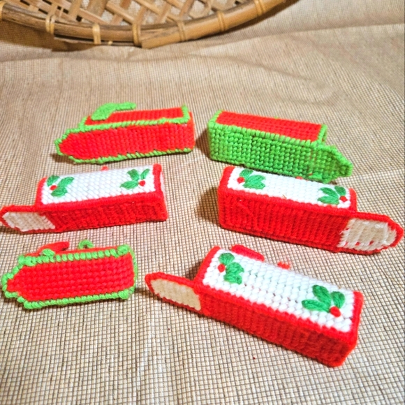 VTG 80’s Cross-stitch yarn Handmade lot Holiday Mailbox Christmas Tree Ornaments - Picture 7 of 10